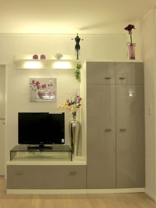 Modernes 1 Zimmer Luxusappartement Kleiner Roland Mit Parkplatz Und Balkon In Bremen Naehe Zentrum Exterior photo
